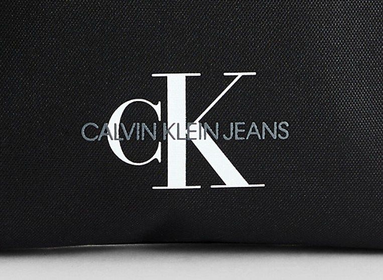Идентичност и типография на марката Calvin Klein