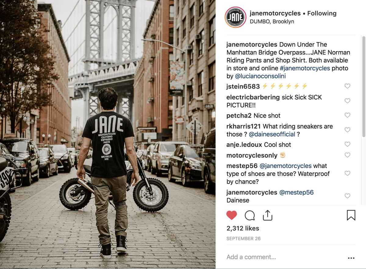 Džeinas motociklu Instagram Post